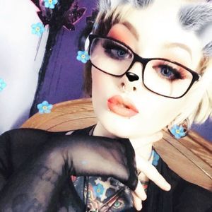 Meet your Posher, Lina